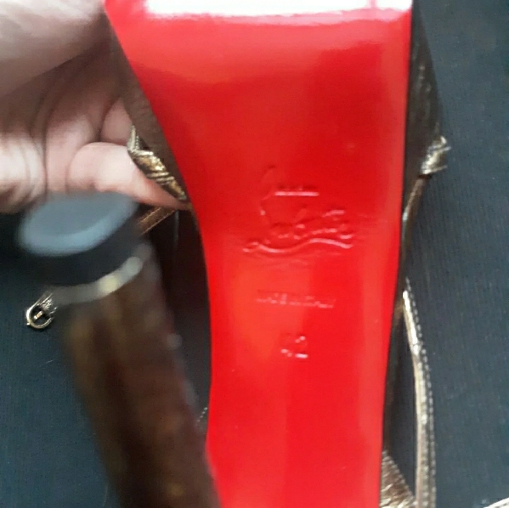 Like new christian louboutin heels - Picture 6 of 10
